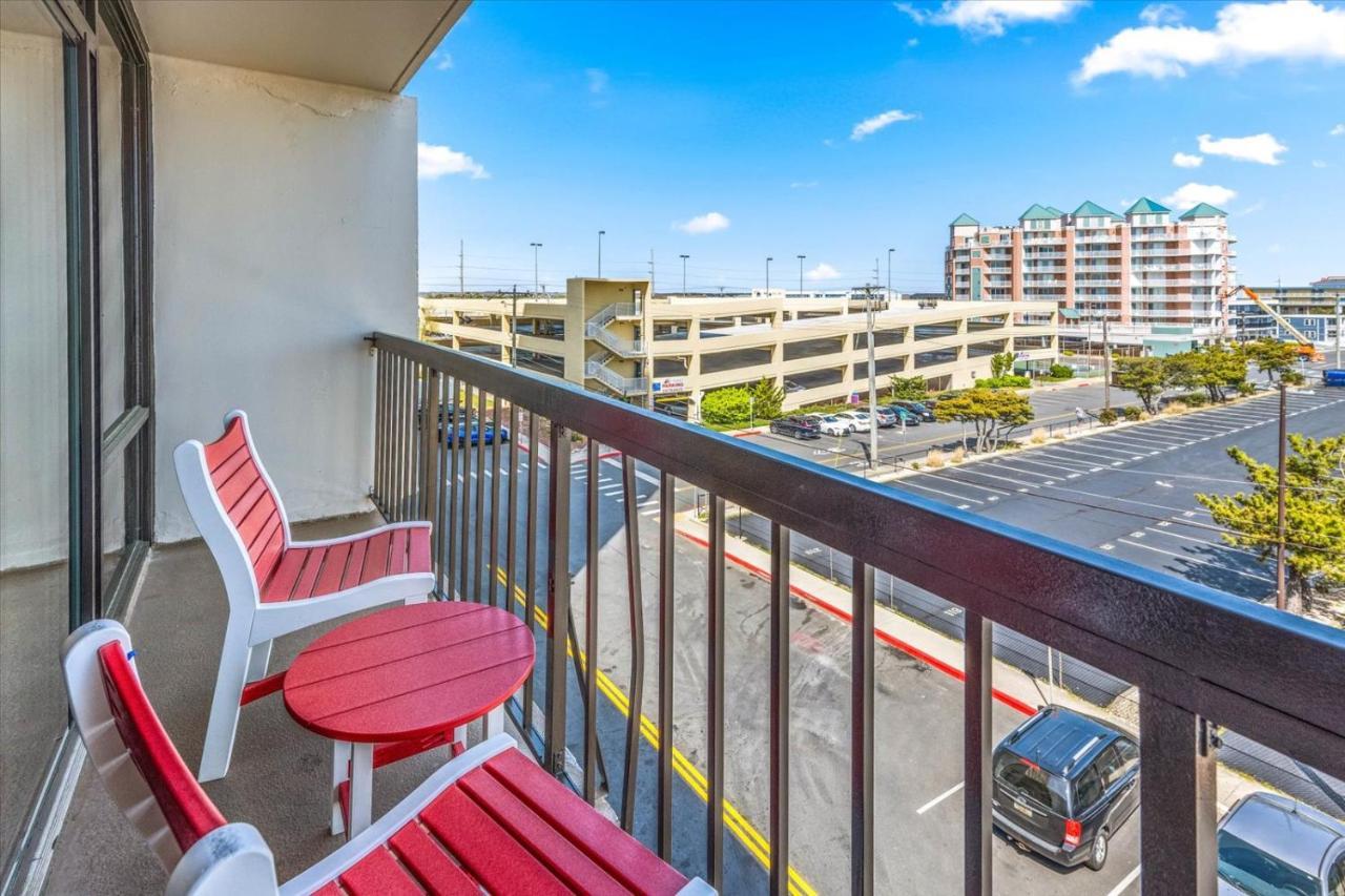 Carousel Resort Hotel And Condominiums Ocean City Exterior foto