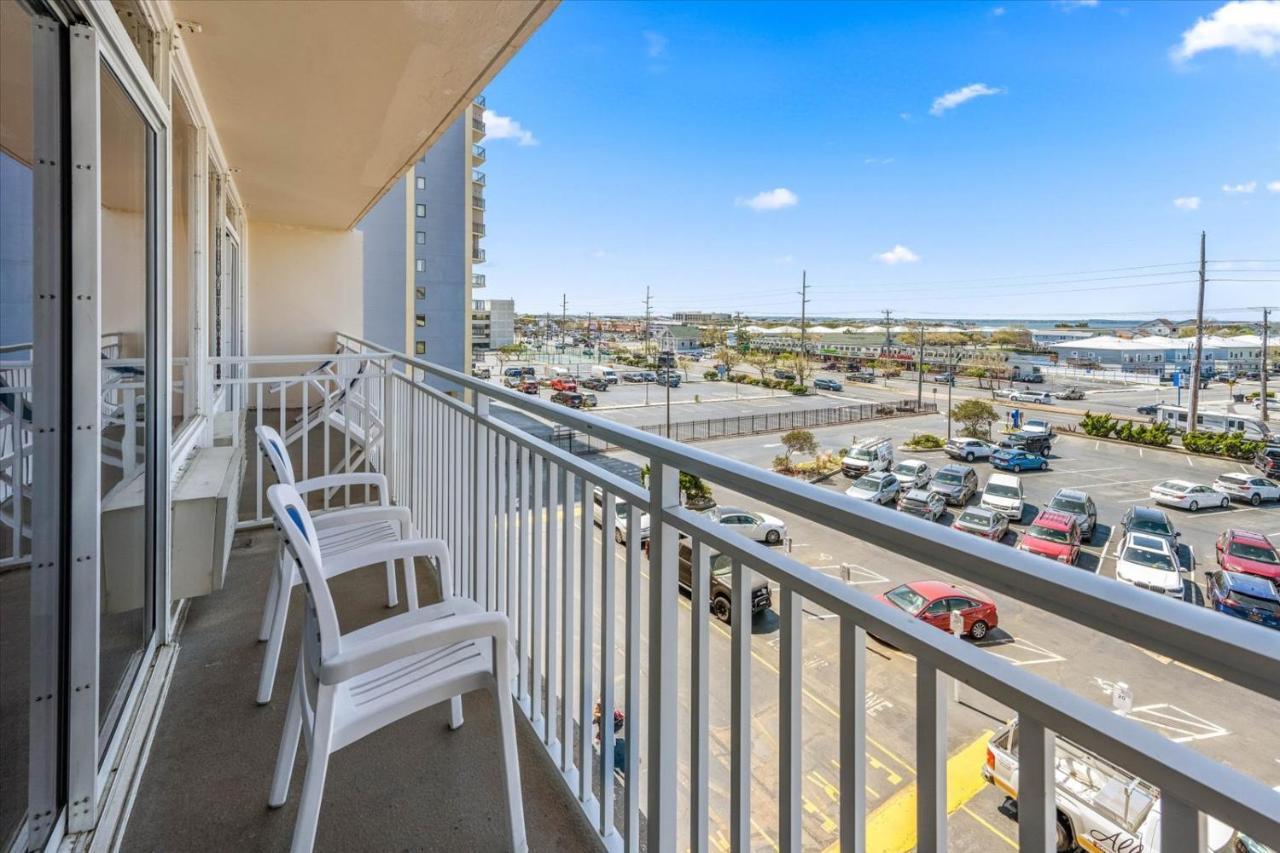 Carousel Resort Hotel And Condominiums Ocean City Exterior foto